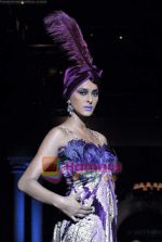 Model walk the ramp for Suneet Varma Show at HDIL India Couture Week, Grand Hyatt, Mumbai on 15th Oct 2009 (21).JPG